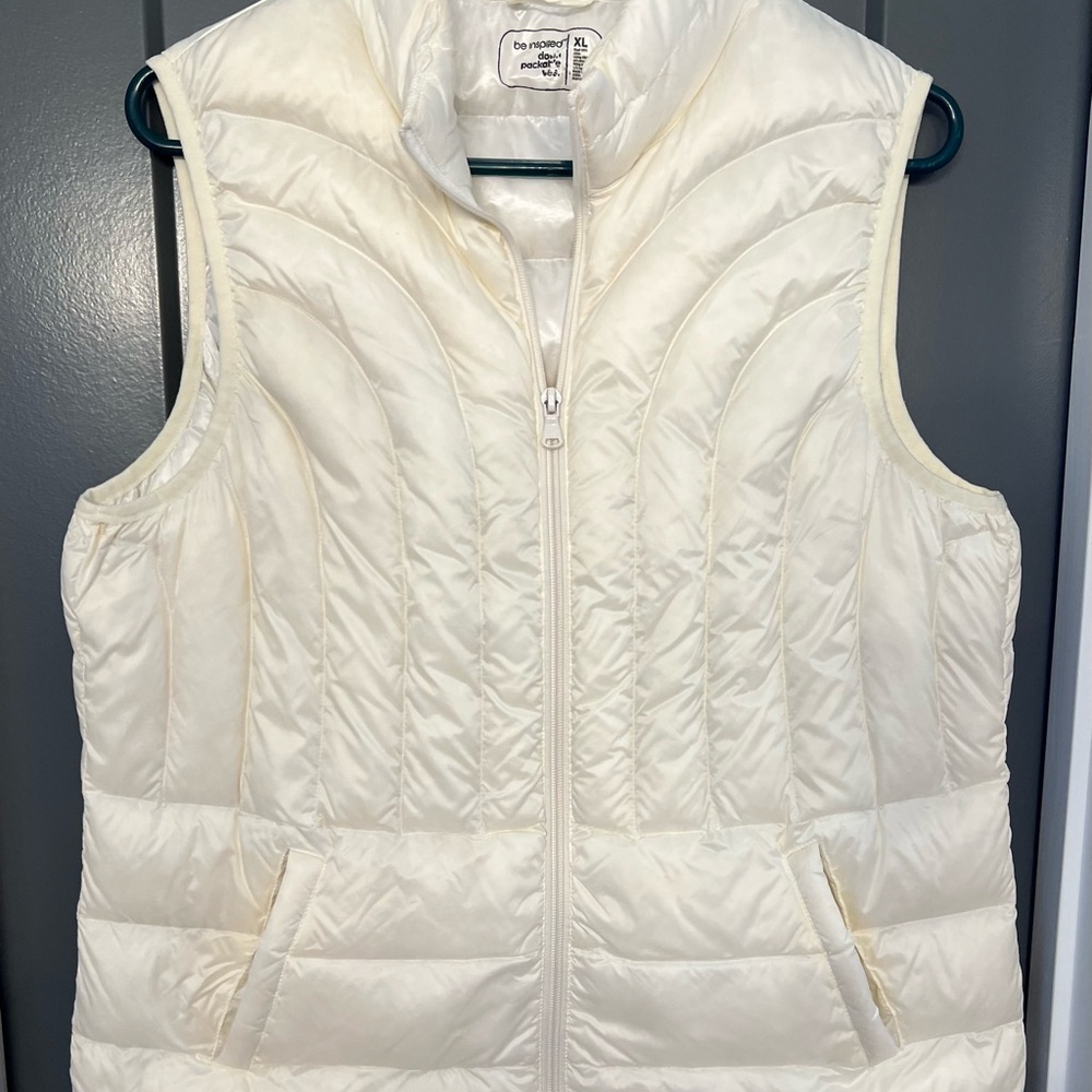 Be Inspired Women's White Down-filled Puffer Vest. Size XL